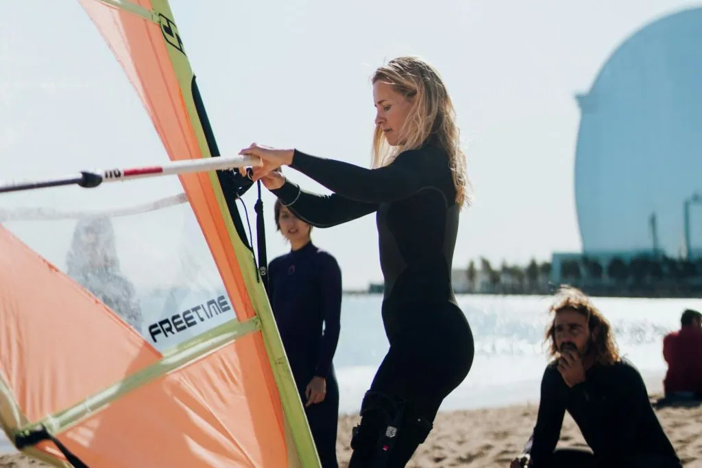 Barcelona: Guided Windsurfing Class