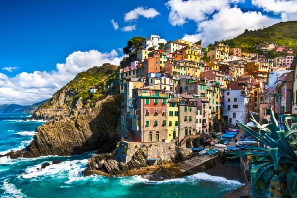Cinque Terre Express: Train To/From La Spezia and Monterosso