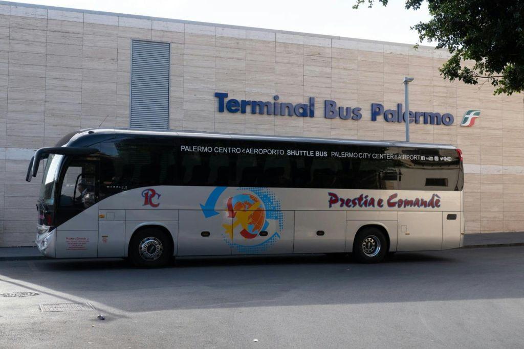 Palermo: Traslado de ônibus de/para o aeroporto e o centro da cidade