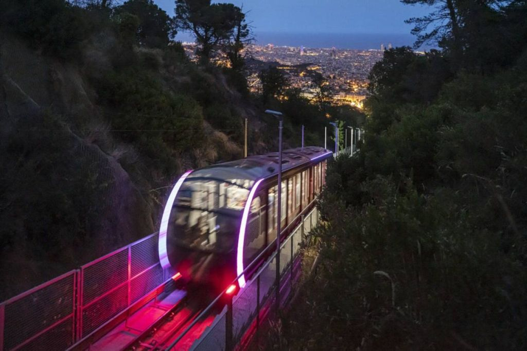 Tibidabo Funicular: Cuca de Llum Roundtrip Ride
