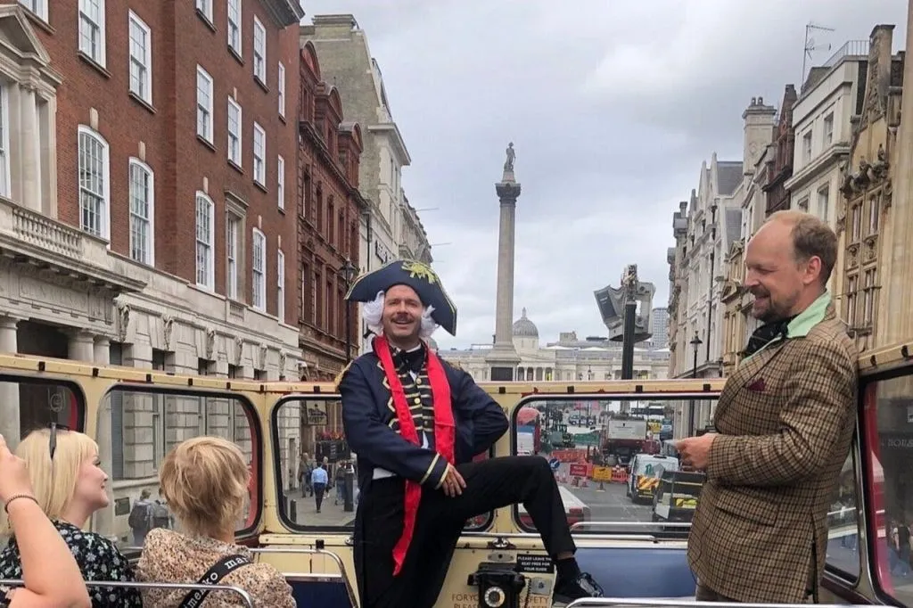 London: Guided City Sightseeing Tour + Comedy Show