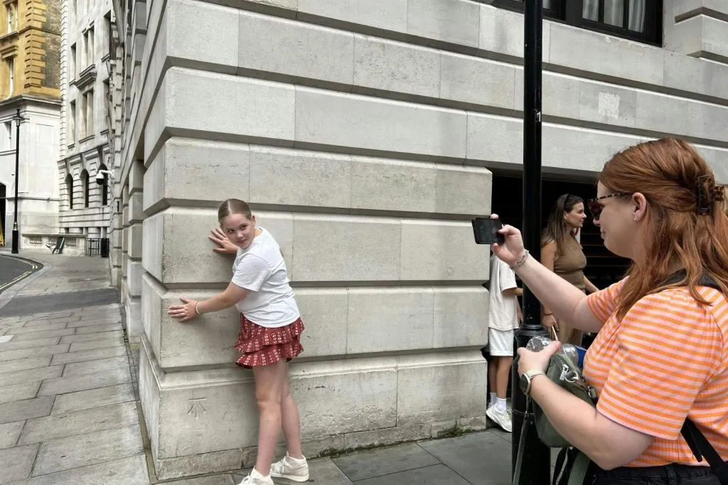 London: Guided Harry Potter Film Sites Visit + Ghosts of London Tour