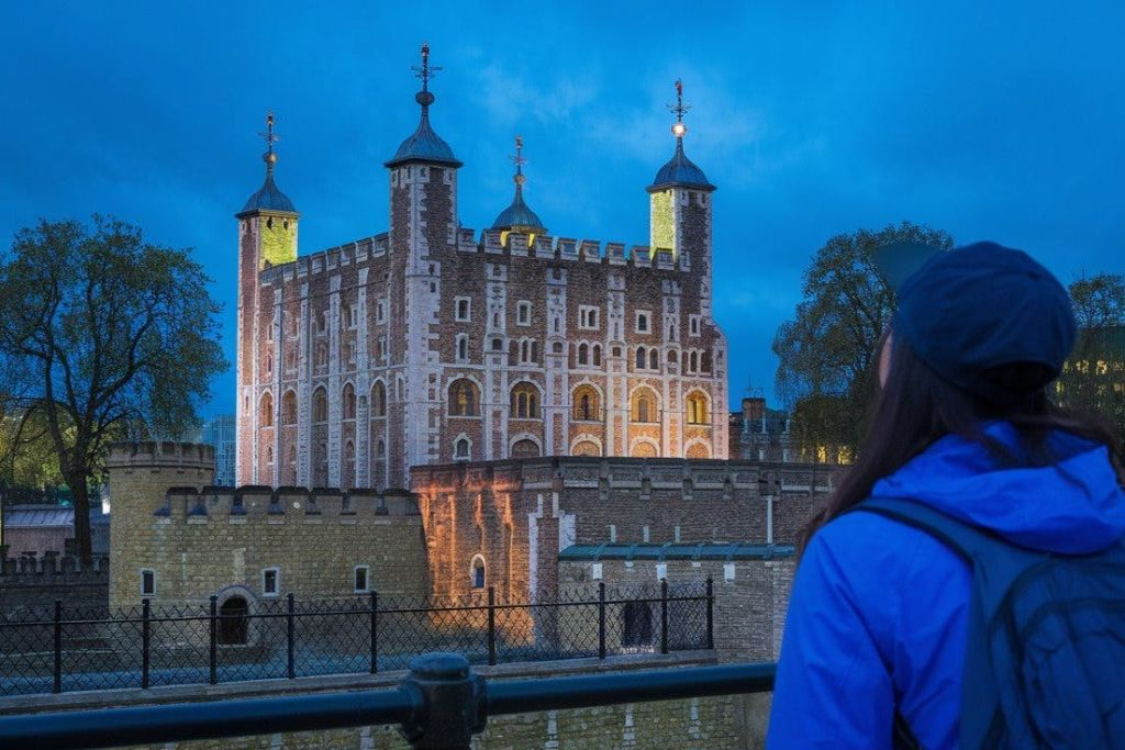 London: Guided Harry Potter Film Sites Visit + Ghosts of London Tour
