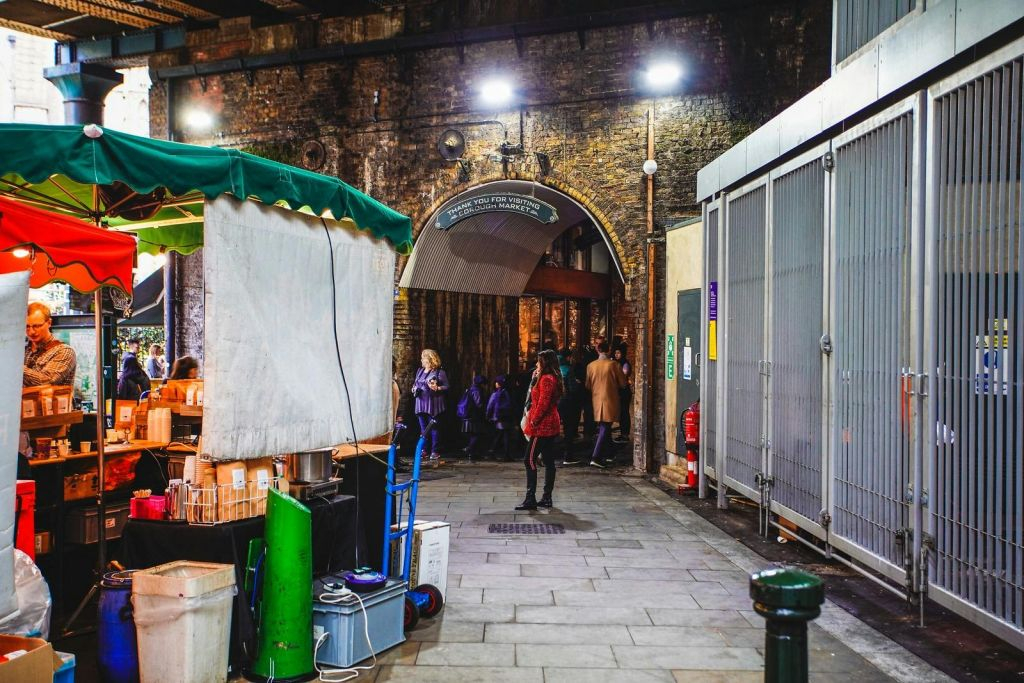 London: Guided Harry Potter Film Sites Visit + Ghosts of London Tour