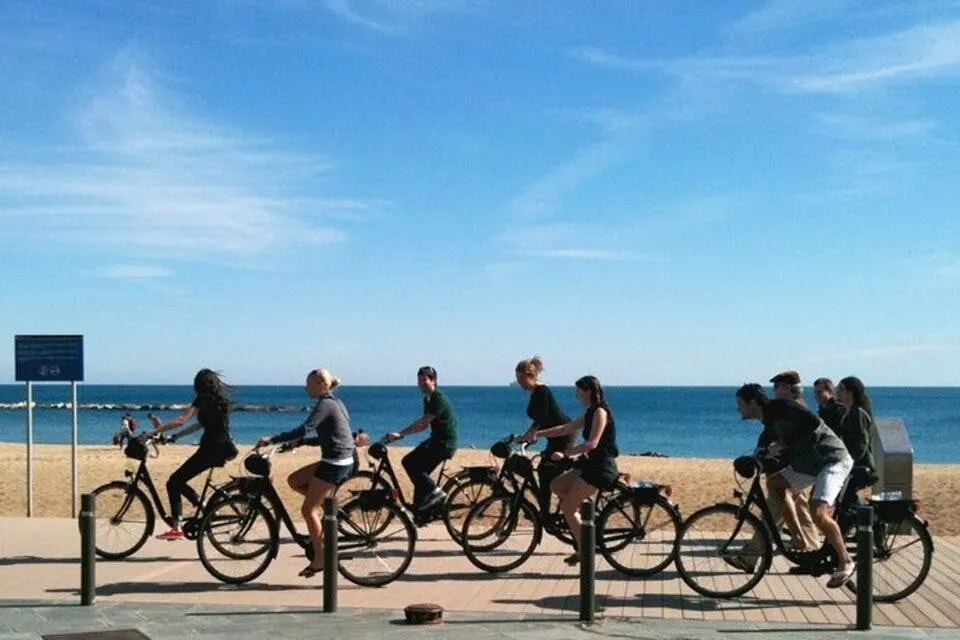 Highlights Bike Tour of Barcelona in English