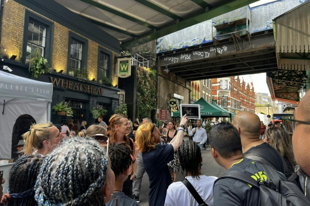 Londres: Visita guiada aos locais de filmagem de Harry Potter + excursão combinada de aventura do Shrek