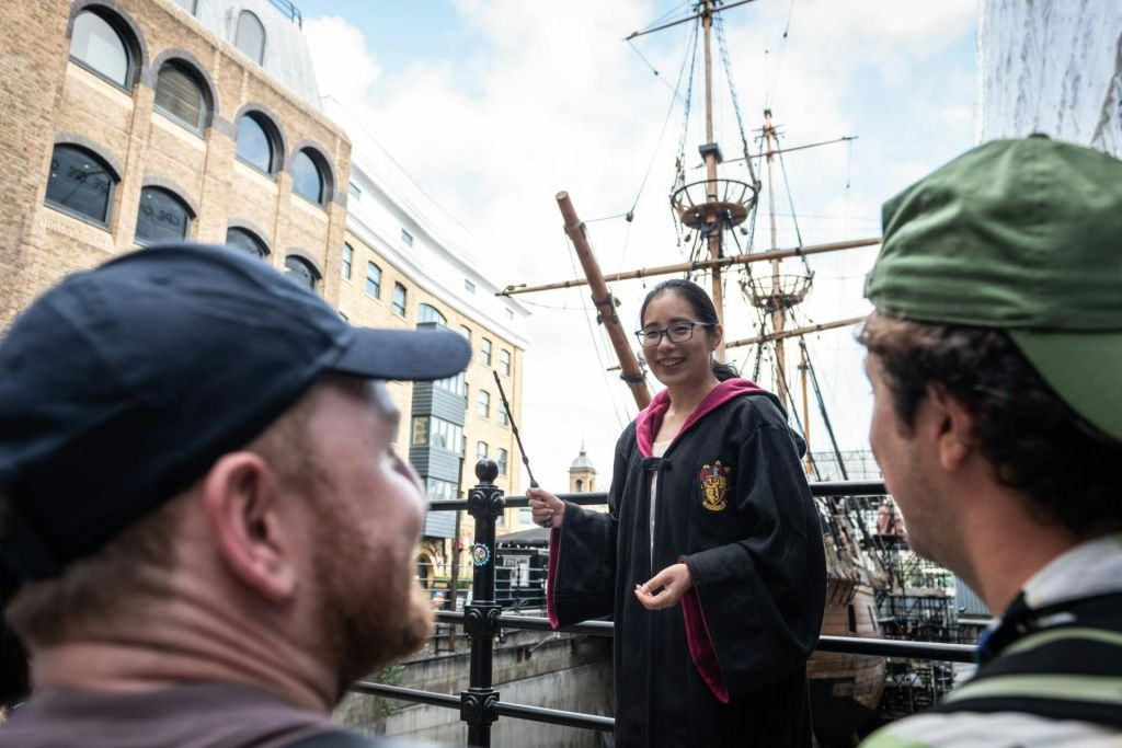 Londres: Visita guiada aos locais de filmagem de Harry Potter + excursão combinada de aventura do Shrek