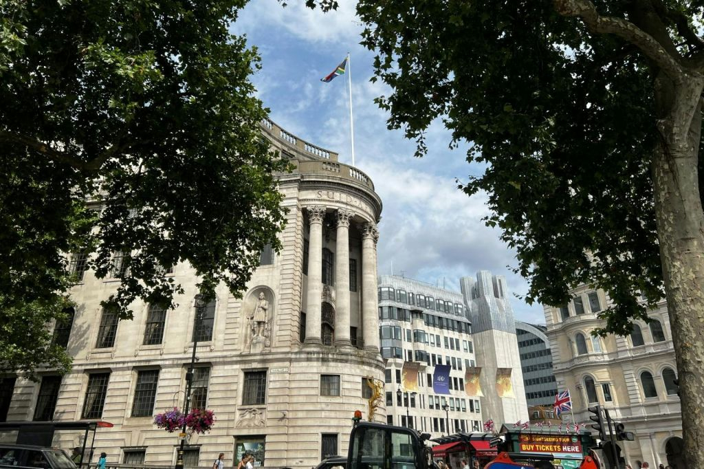 Londres: Visita guiada aos locais de filmagem de Harry Potter + excursão combinada de aventura do Shrek