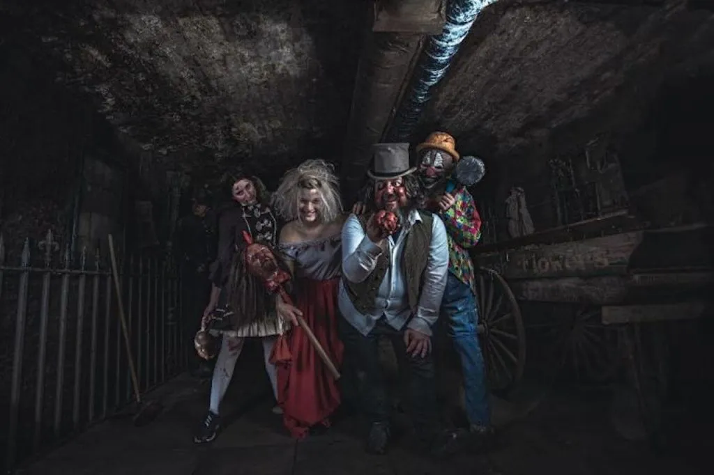 London: Harry Potter Walking Tour + London Bridge Tombs Entry