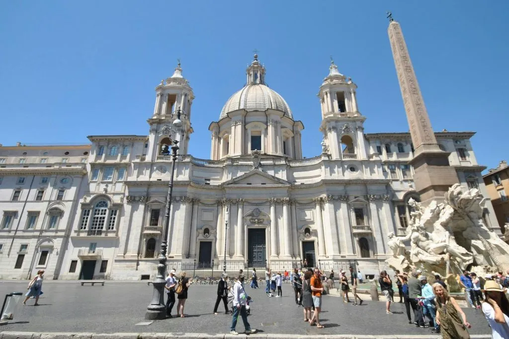 Sant'Agnese in Agone and Crypt: Accompanied Entrance