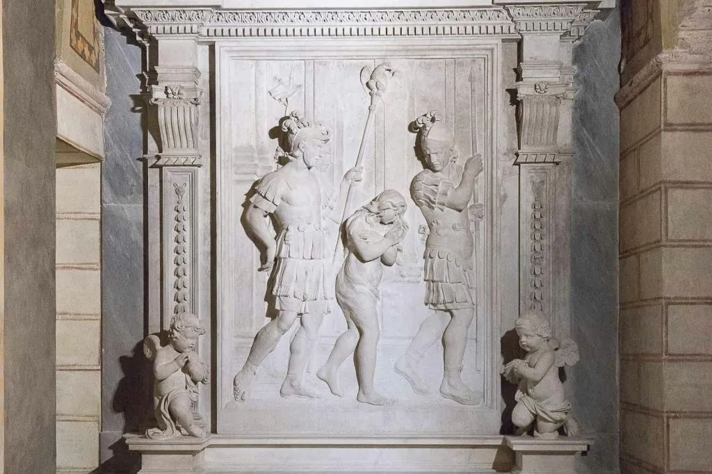 Sant'Agnese in Agone and Crypt: Accompanied Entrance