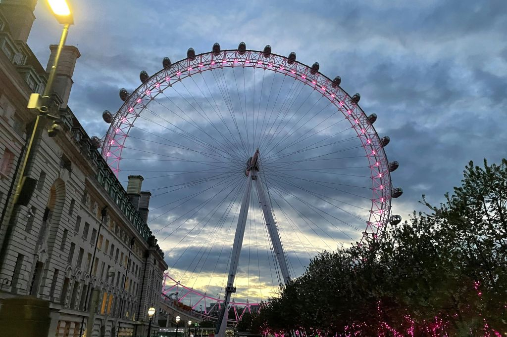 London: Taylor Swift Inspired Singalong Night Bus Tour