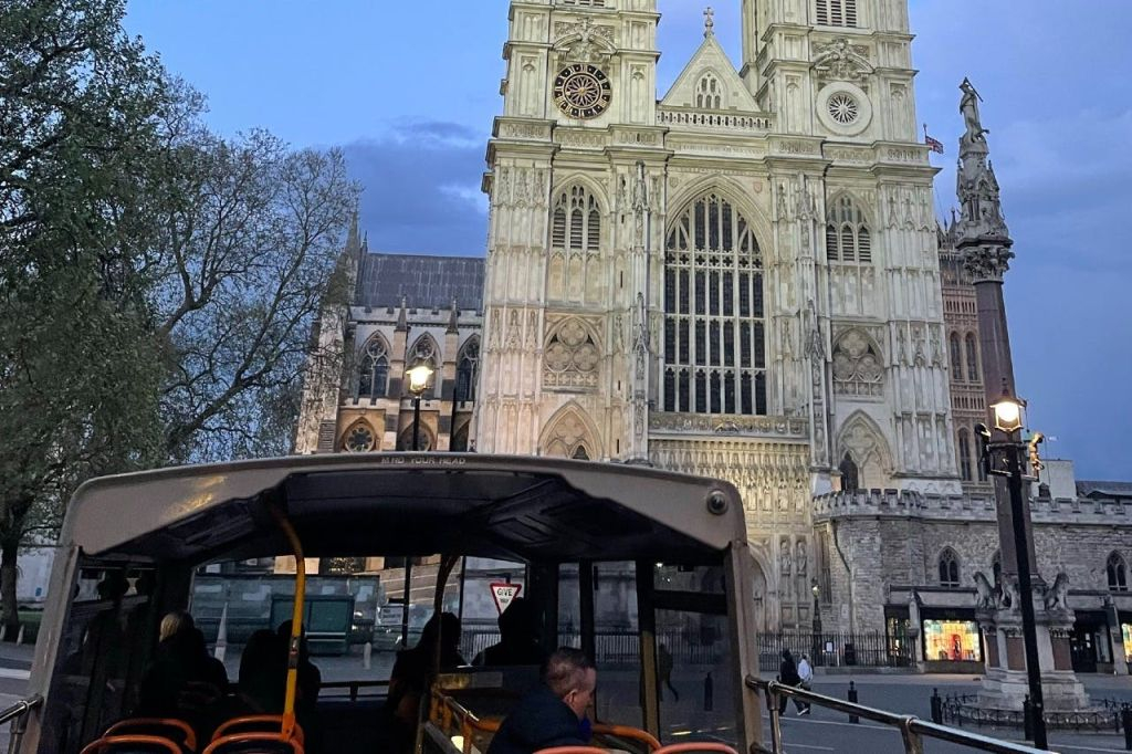 London: Taylor Swift Inspired Singalong Night Bus Tour