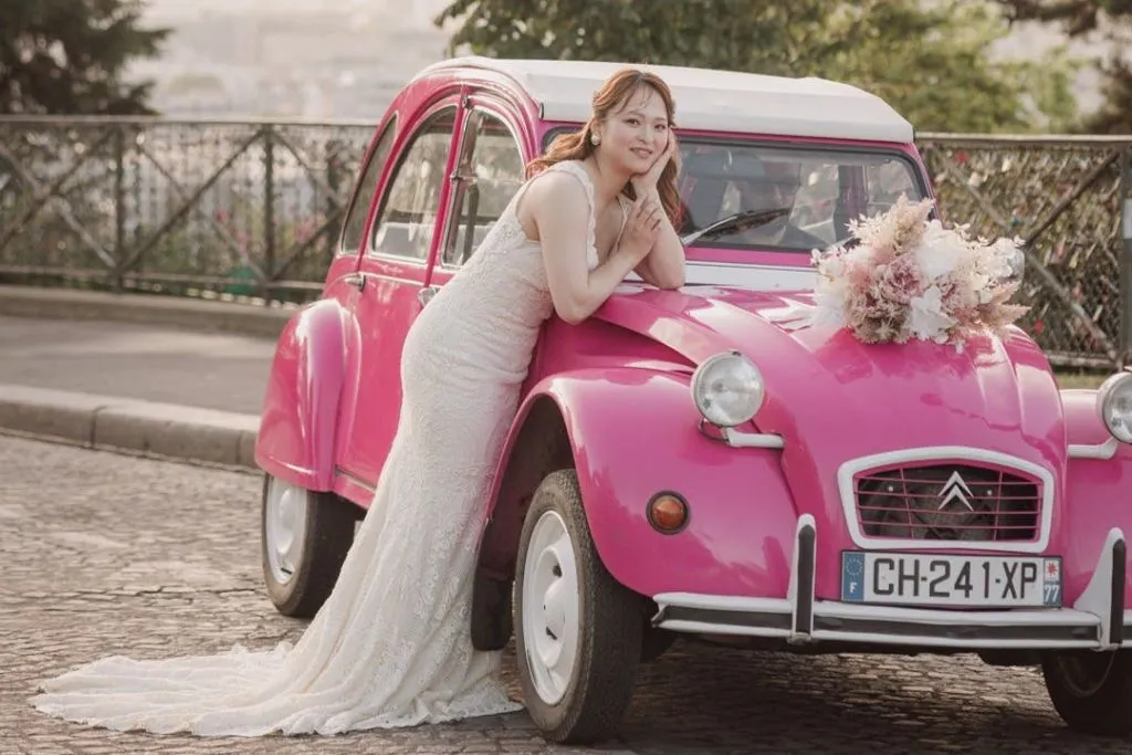 Paris: Private Tour in Pink Citroën 2CV