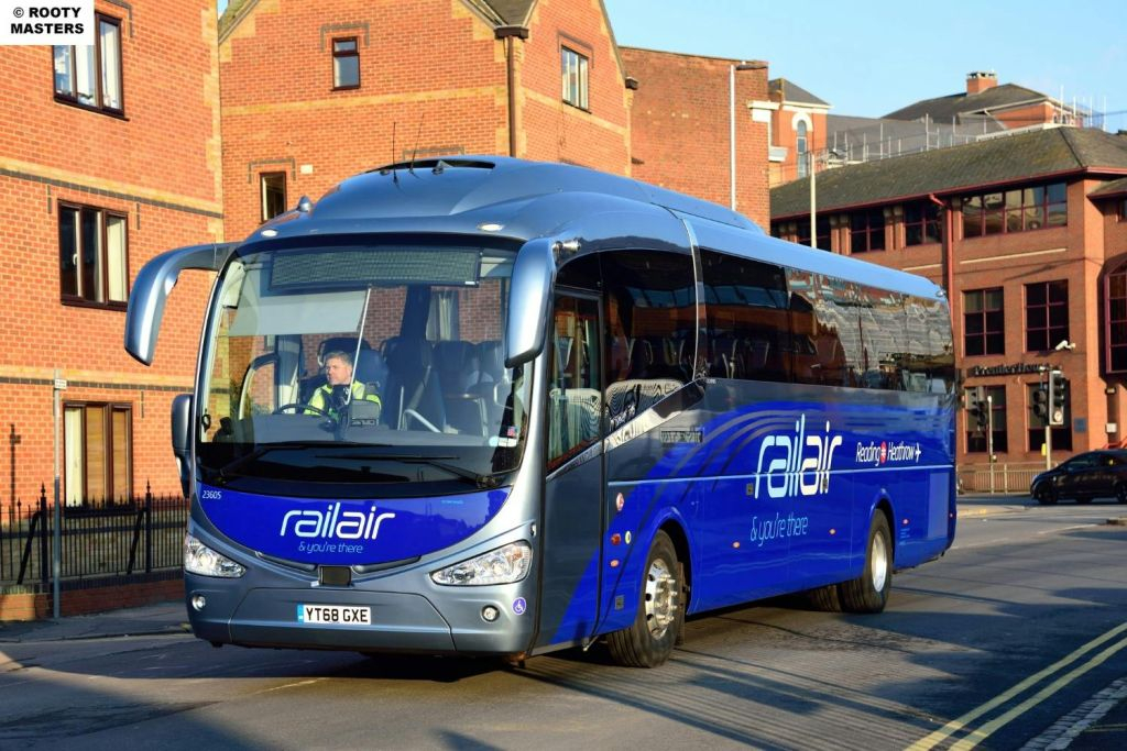 Watford: Bus Transfer To/From London Heathrow Airport