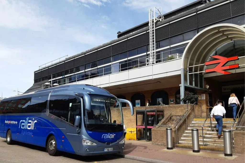 Watford: Bus Transfer To/From London Heathrow Airport