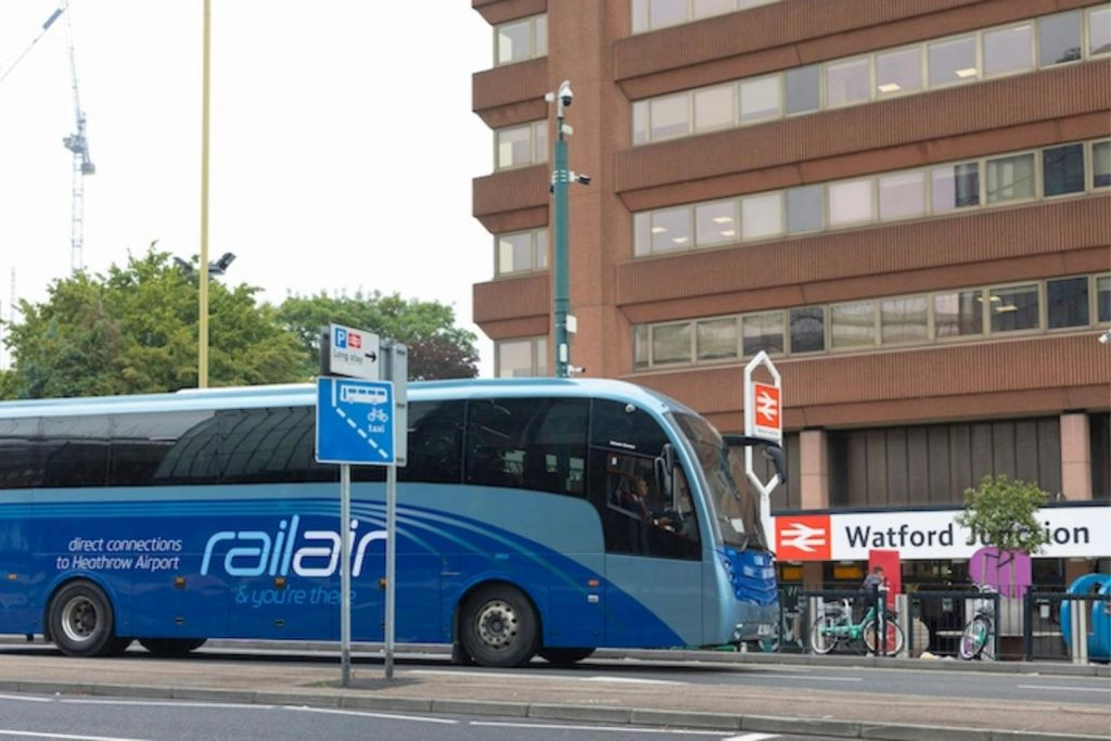 Watford: Traslado en autobús desde/hasta el aeropuerto de Londres Heathrow