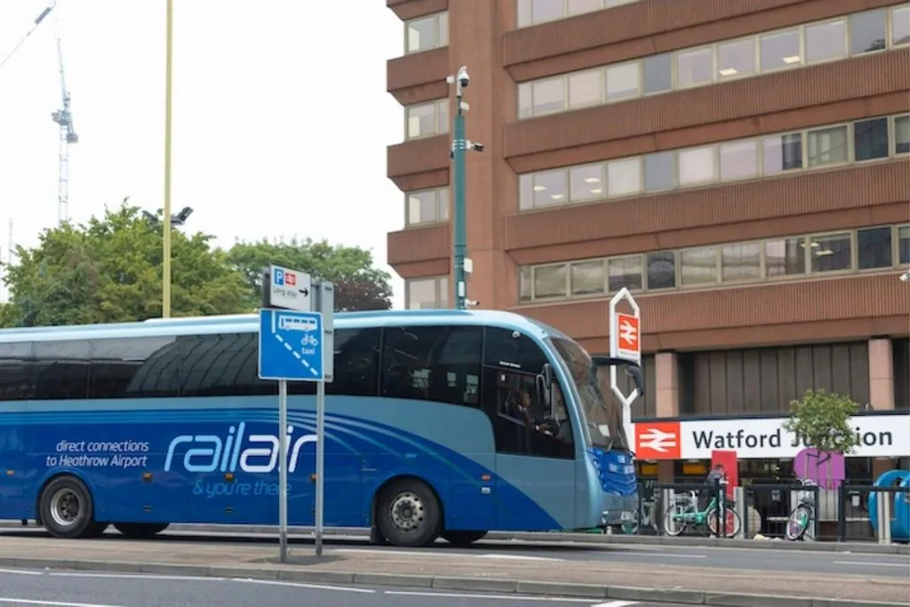 Watford: Bus Transfer To/From London Heathrow Airport
