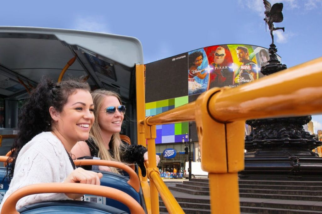 London: Hop-on Hop-off Bus Tour + Audio Guide
