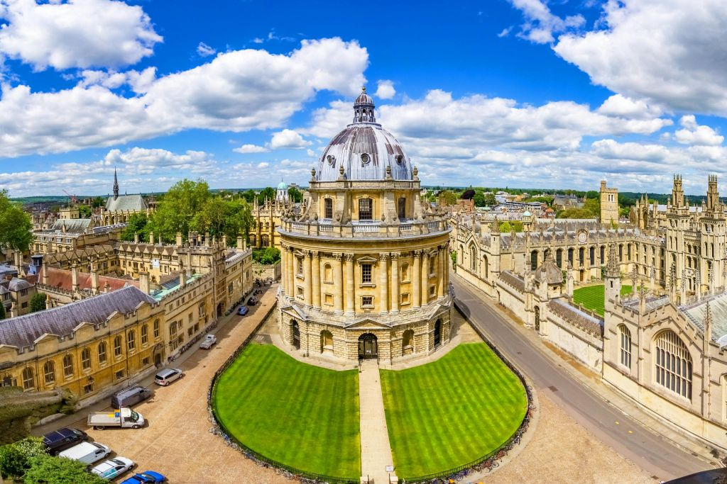 Oxford, Stratford, The Cotswolds & Warwick: Full-Day Guided Tour from London
