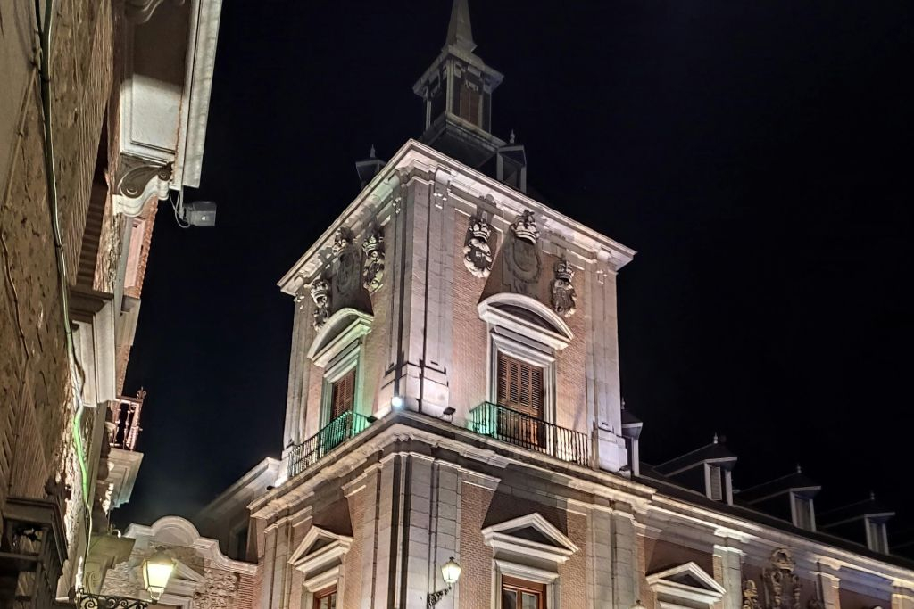 Madrid: Guided Walking Tour in Spanish