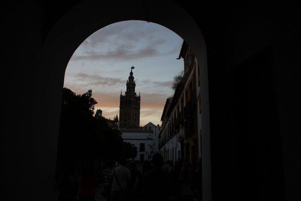 Seville: Guided Evening Historical Tour