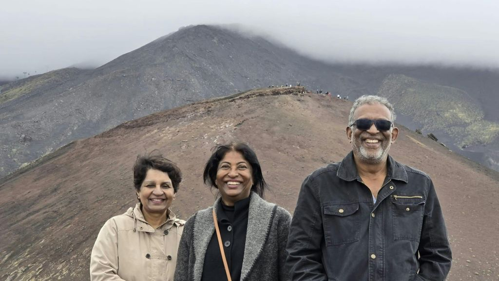 Monte Etna: Gita guidata di un giorno da Taormina + trasferimento andata e ritorno