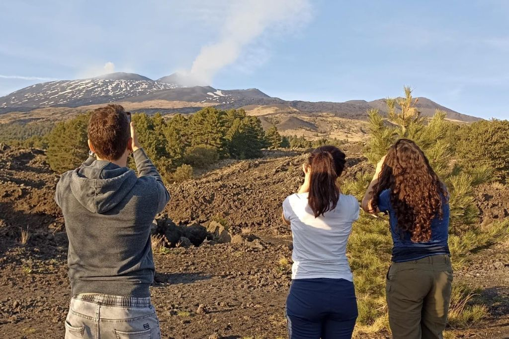 Monte Etna: Gita guidata di un giorno da Taormina + trasferimento andata e ritorno