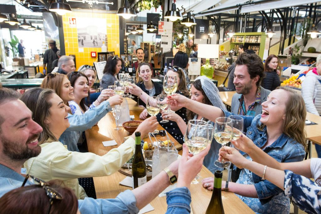 Lisbon: Guided Brunch Tour + Drinks