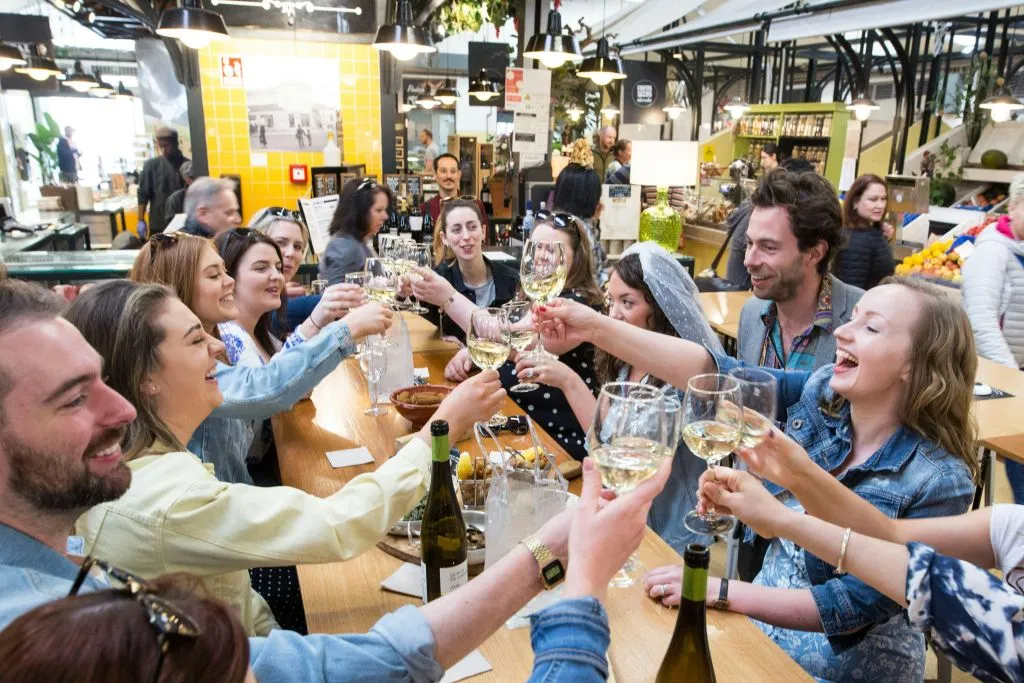 Lisbon: Guided Brunch Tour + Drinks