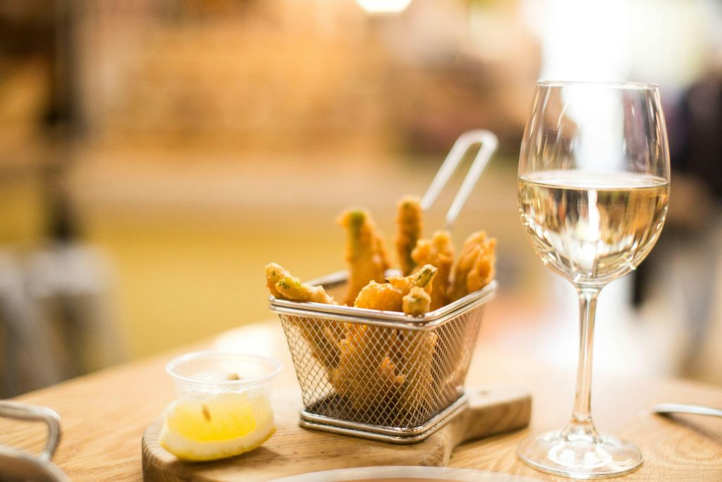 Lisbon: Guided Brunch Tour + Drinks