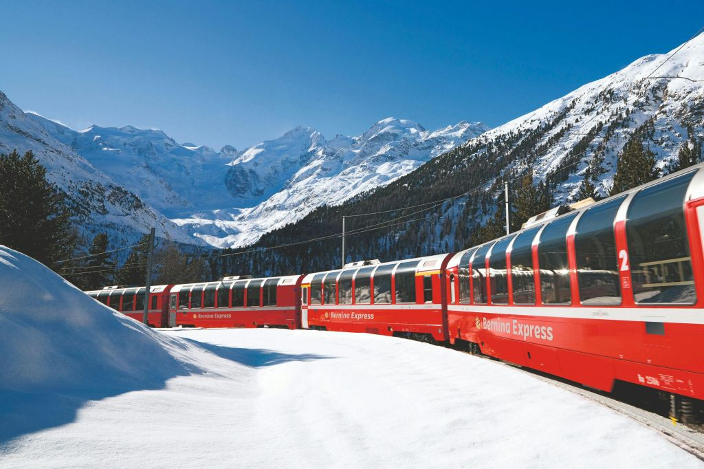 St. Moritz e Tirano: Tour panoramico del Bernina Express dal Lago di Como