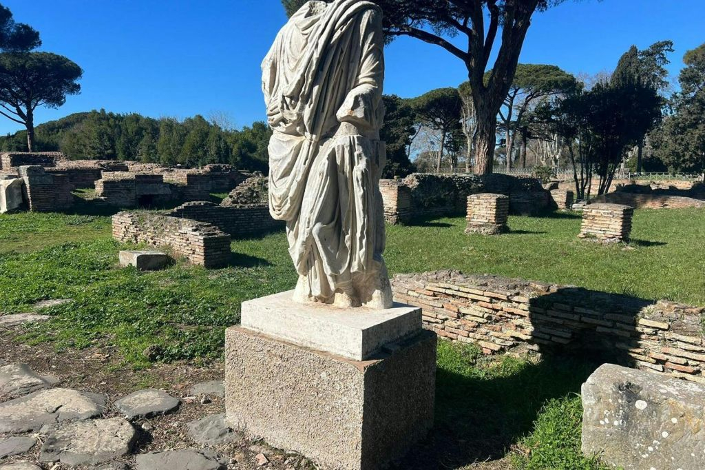 Ostia Antica: Guided Tour from Rome with Lunch