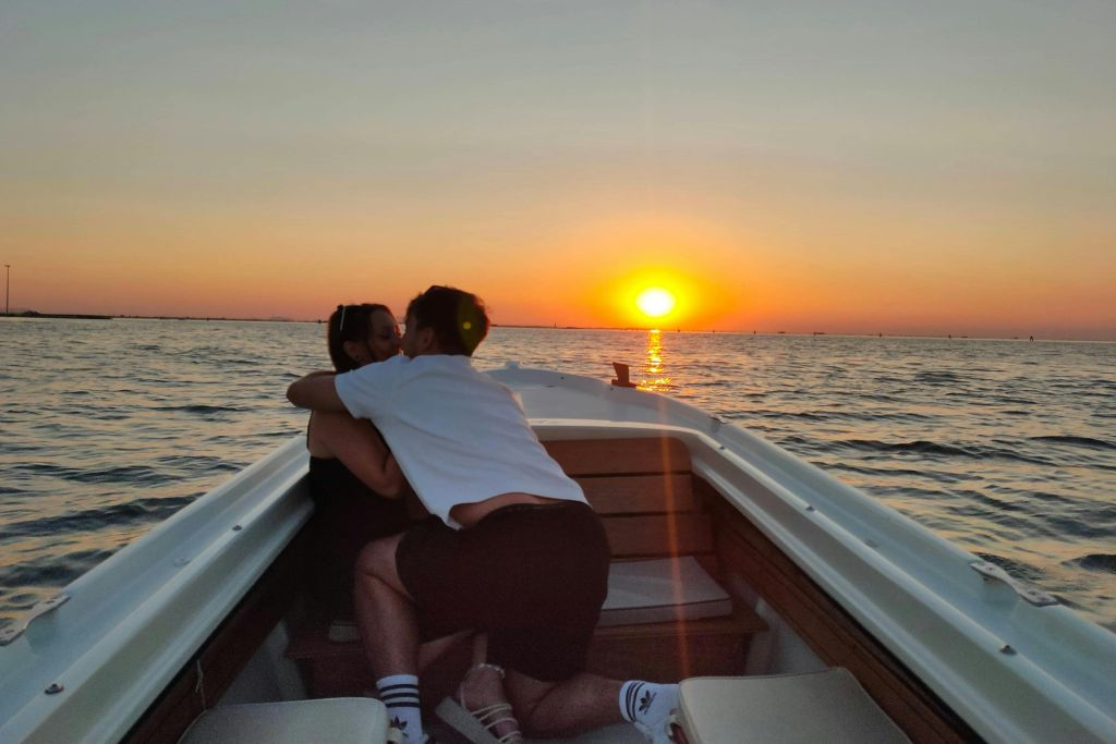 Chioggia: Guided Venetian Lagoon Sunset Boat Tour