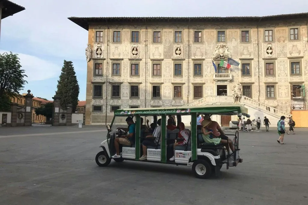 Pisa: Guided City Tour by Panoramic Electric Car