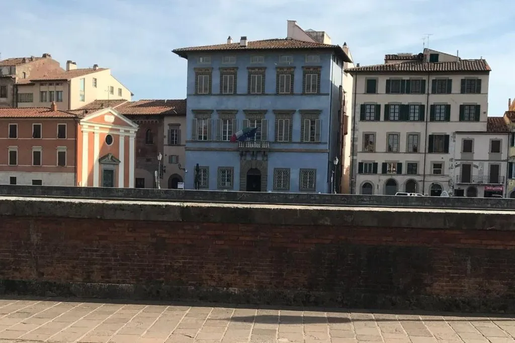 Pisa: Guided City Tour by Panoramic Electric Car