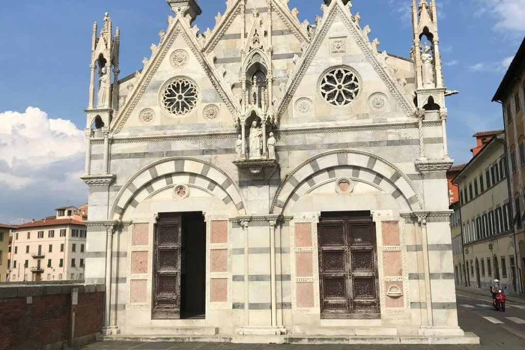 Pisa: Tour guidato della città in auto elettrica panoramica