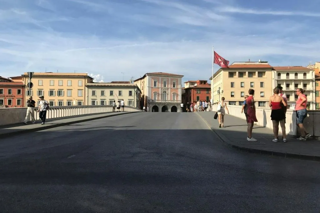 Pisa: Guided City Tour by Panoramic Electric Car