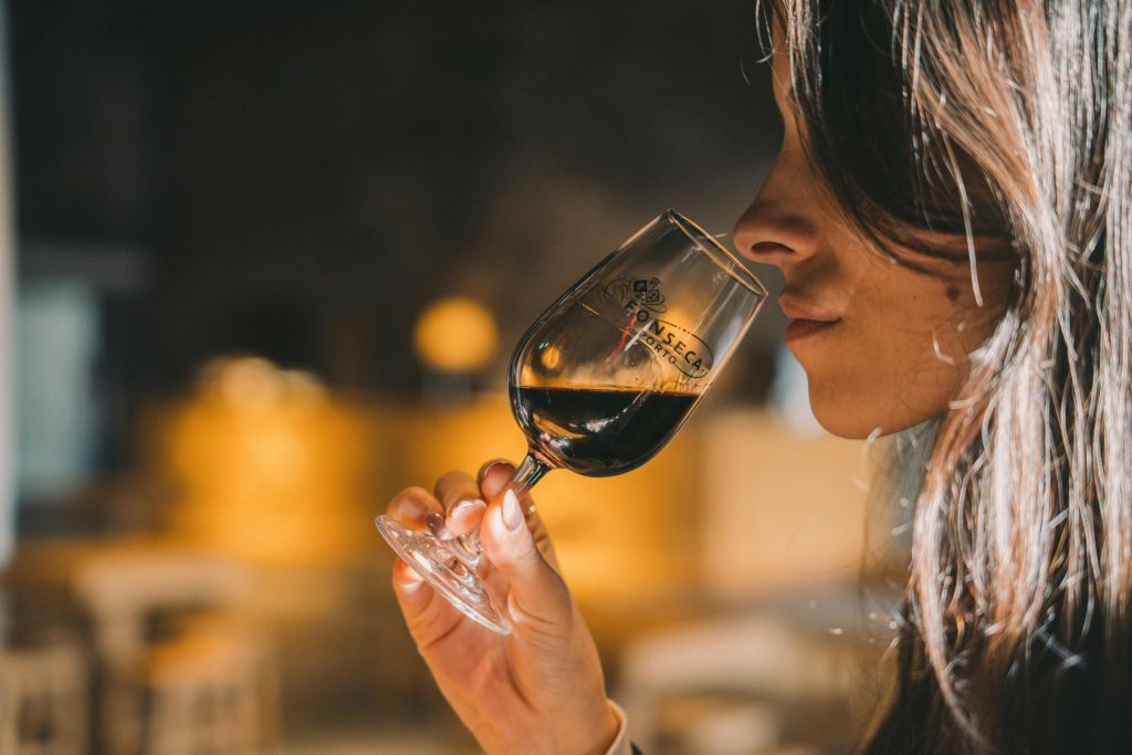 Fonesca Port Wine Cellar: Guided Tour & Tasting + Fado Show