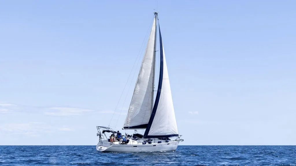Aci Trezza: Tour in barca a vela da Catania + Aperitivo