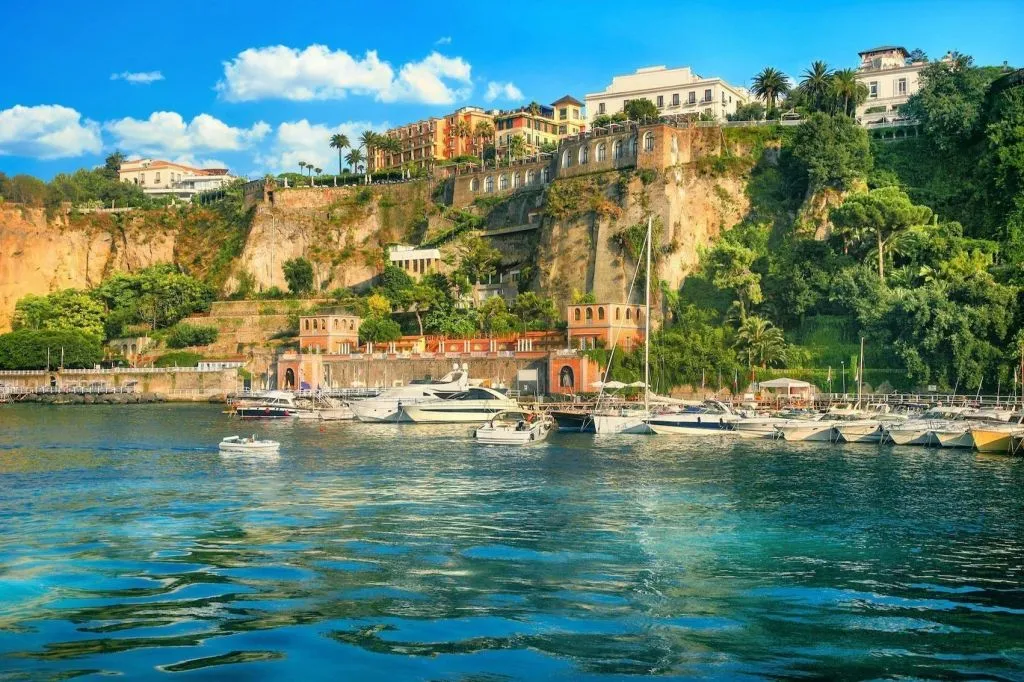 Sorrento & Pompeii: Day Trip from Naples