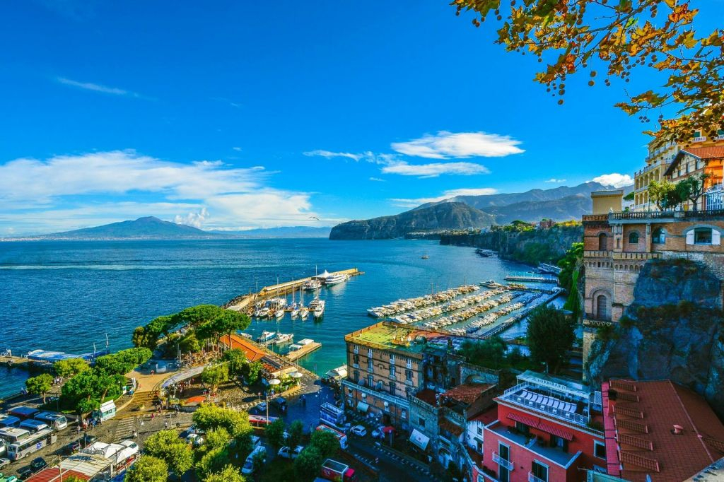 Sorrento & Pompeii: Day Trip from Naples