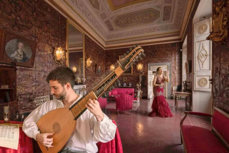 Palazzo Chigi Zondadari: Entry + Guided Tour + Opera Concert