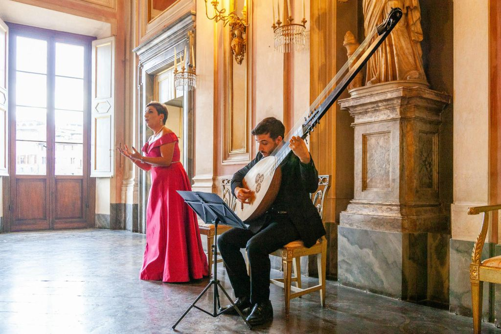 Palazzo Chigi Zondadari : Entrée + Visite guidée + Concert d'opéra