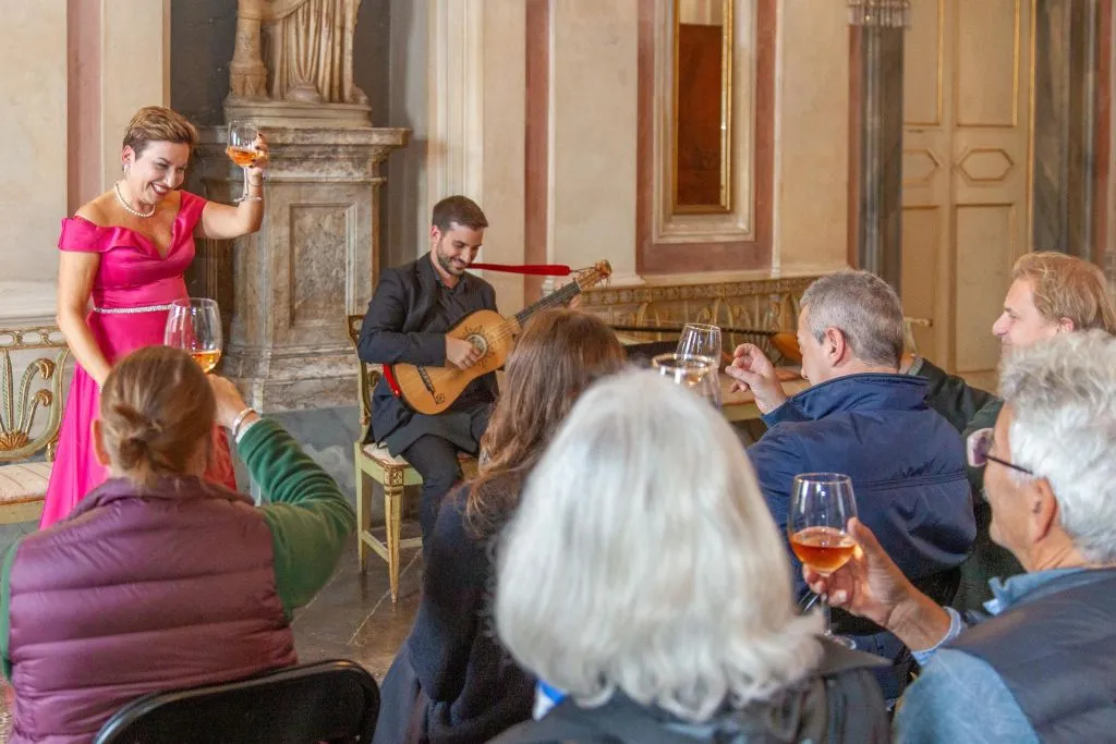Palazzo Chigi Zondadari: Entry + Guided Tour + Opera Concert