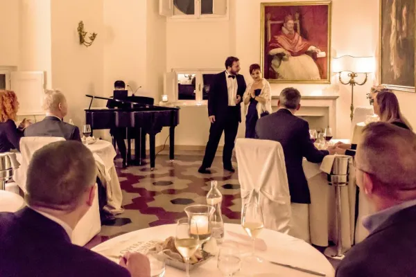 Palazzo Pamphilj Roma: Cena all'Opera con spettacoli dal vivo