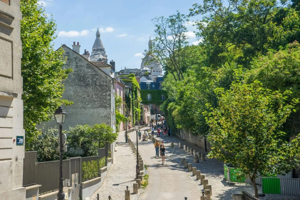 Montmartre District: Walking Tour