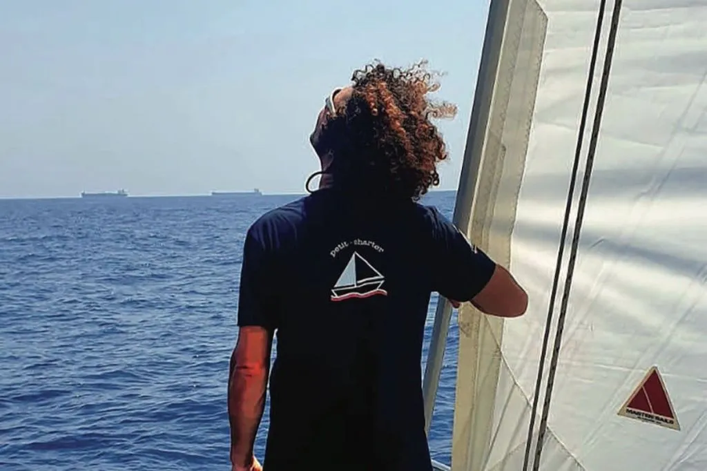 Barcelona: Private Sunset Sailboat Tour + Drink & Snack