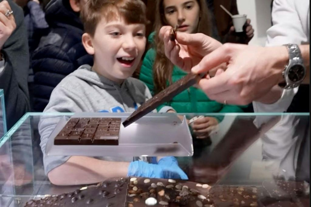 Turin: Guided Chocolate Factory Tour + Tasting