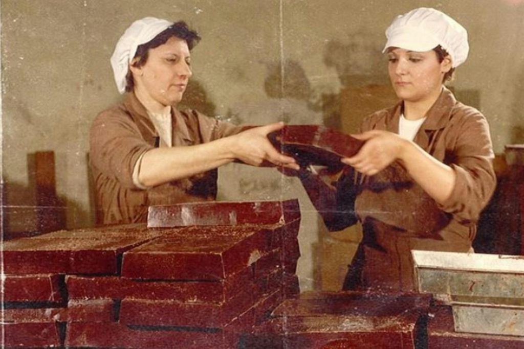 Turin: Guided Chocolate Factory Tour + Tasting
